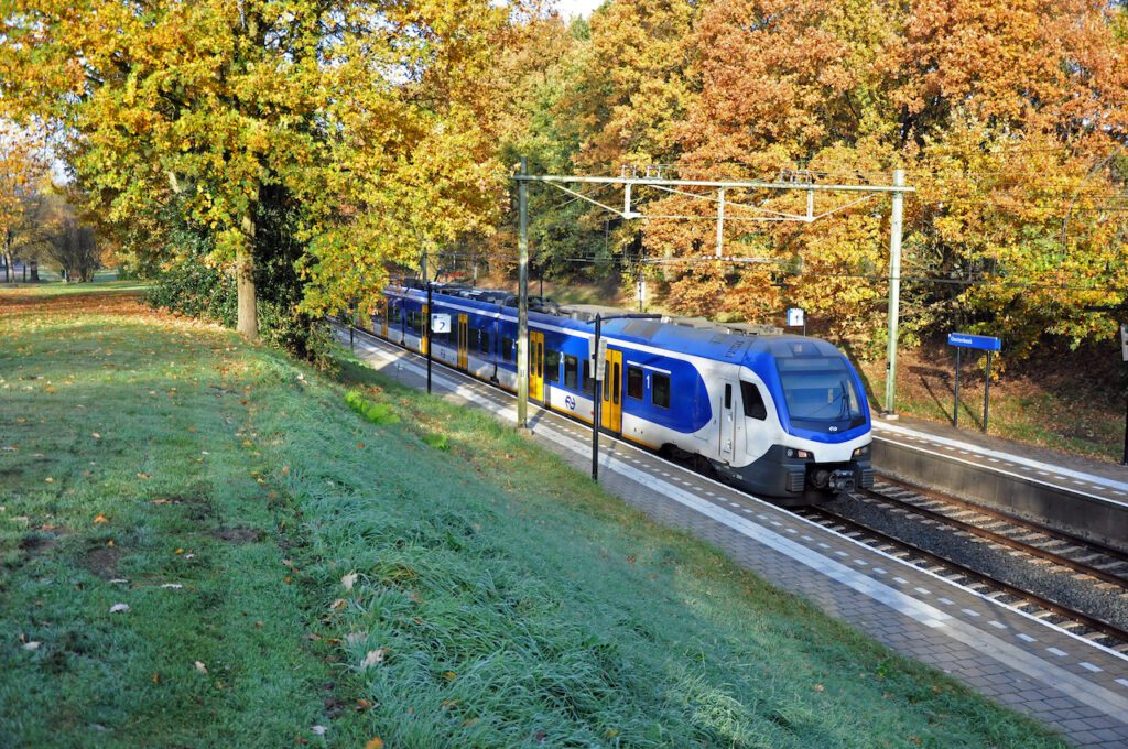 photo-of-NS-train-in-dutch-countryside