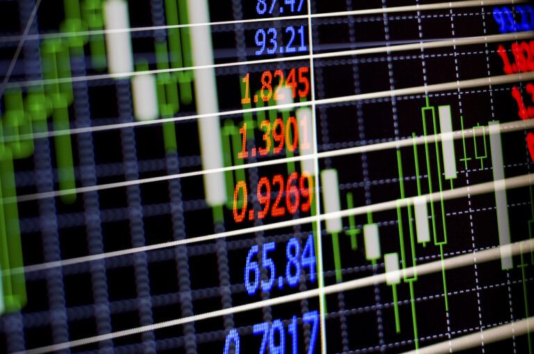 No sanctions for oligarchs: Dutch banks safekeeping billions of Russian assets 