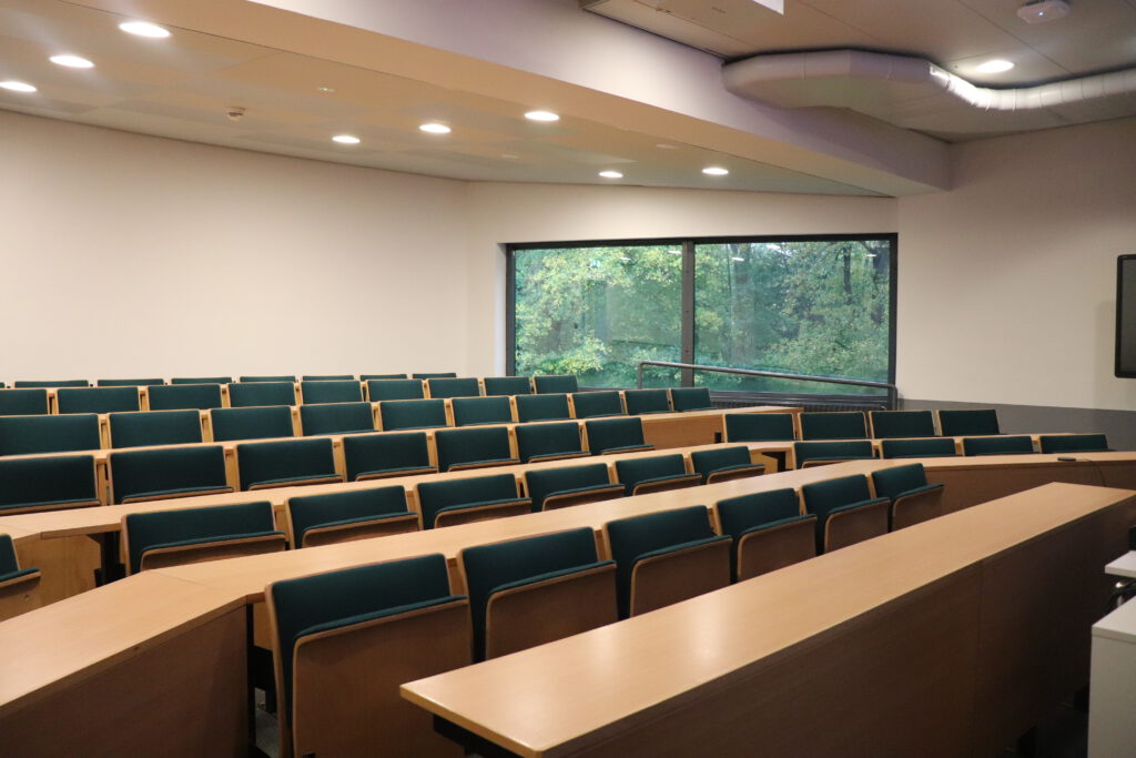 photo-of-classroom-inside-of-nyenrode-business-university-campus-in-castle-in-Breukelen-Netherlands