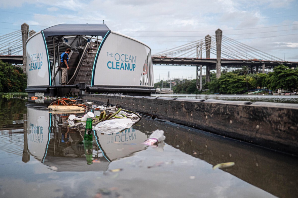 ocean-cleanups-interceptor-removing-plastic-pollution-from-a-river