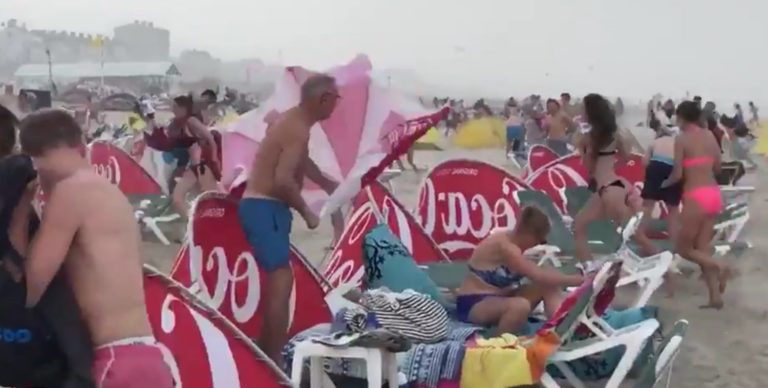 Storm’s coming! Panic at a Dutch beach