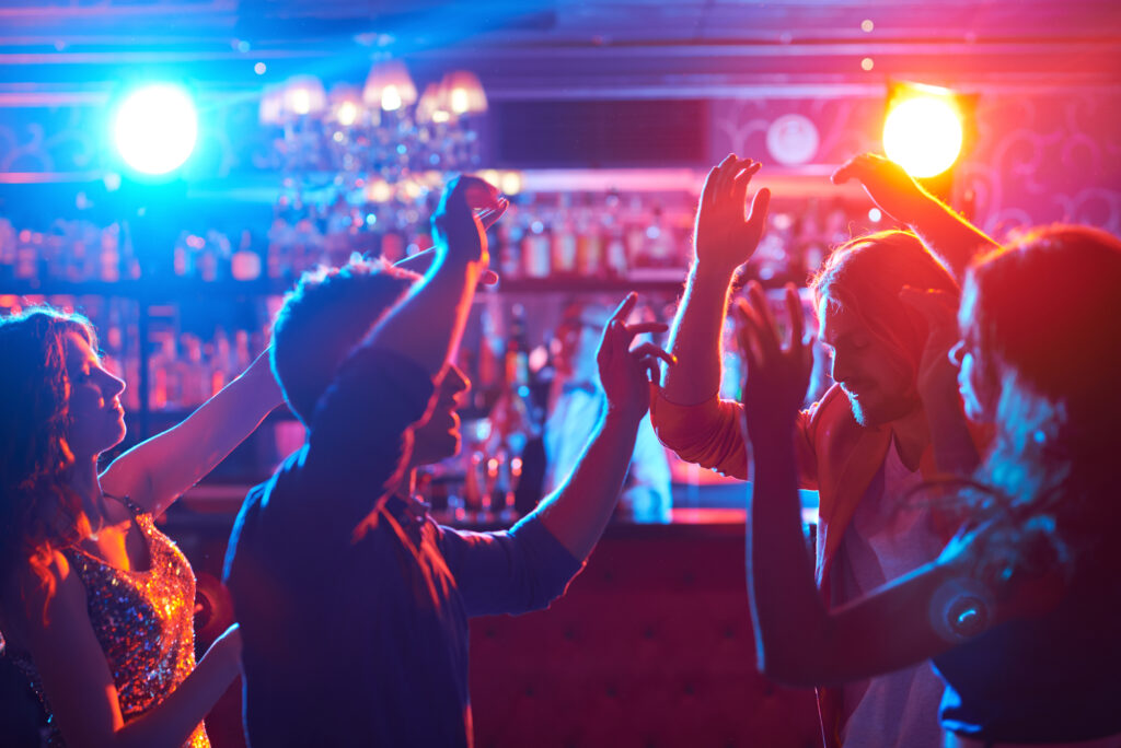 young-people-party-dancing-silhouettes