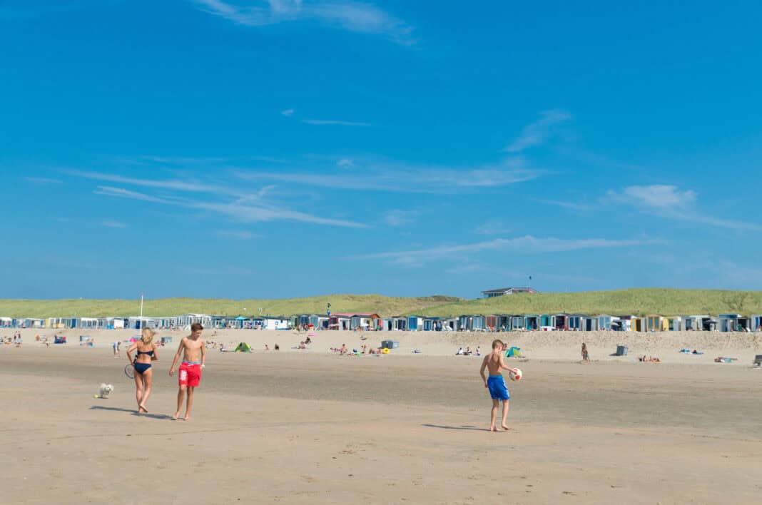 Photo-of-people-at-the-beach-the-Netherlands