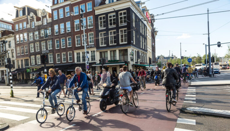 How Amsterdam became a bicycle paradise (videos inside!)