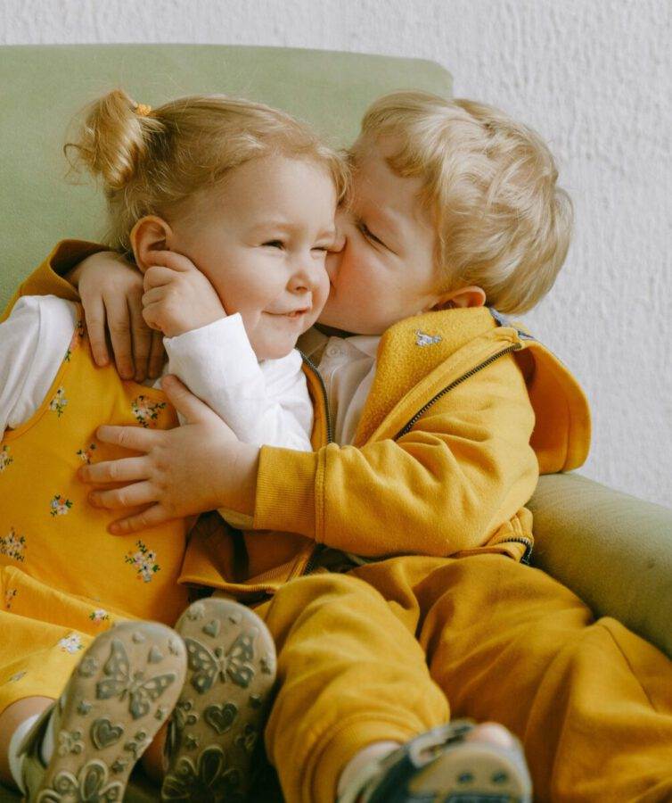 photo-of-two-happy-dutch-children