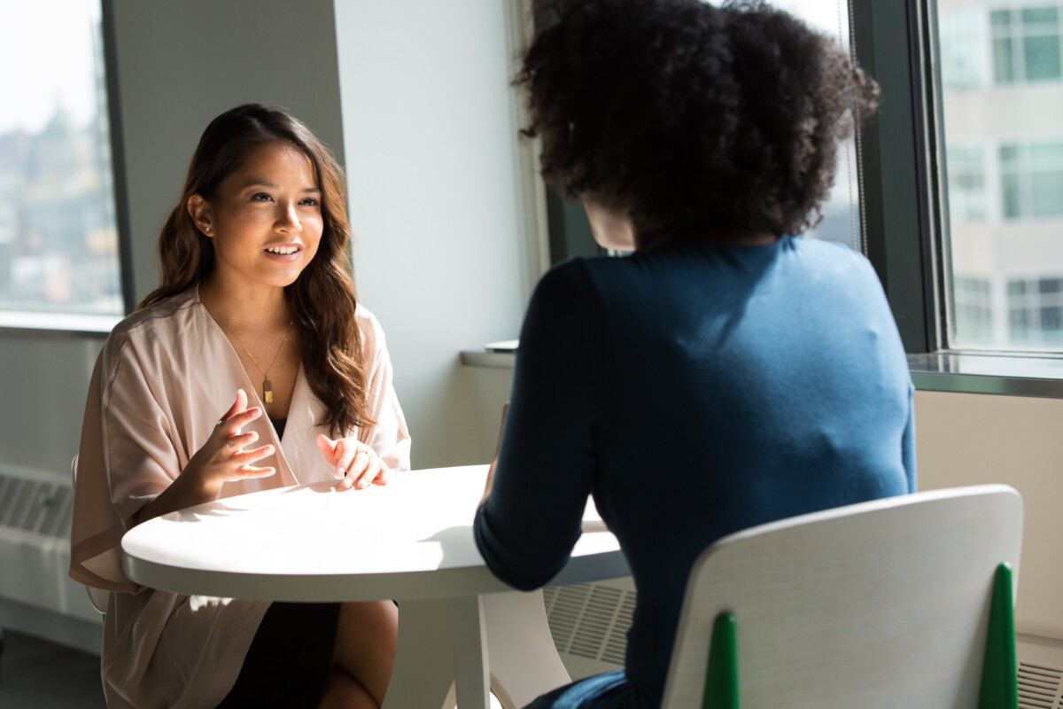 Photo-of-women-talking-Dutch-how -long-does -it-take-to-learn-Dutch?