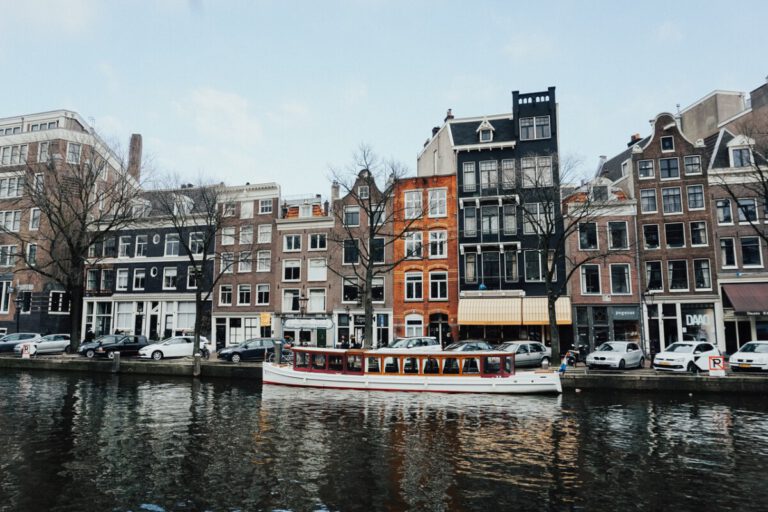 Amsterdam ranks as second best city in world for expat work life