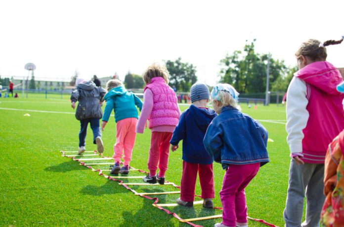 Photo-of-children-playing-in-Dutch-primary-school