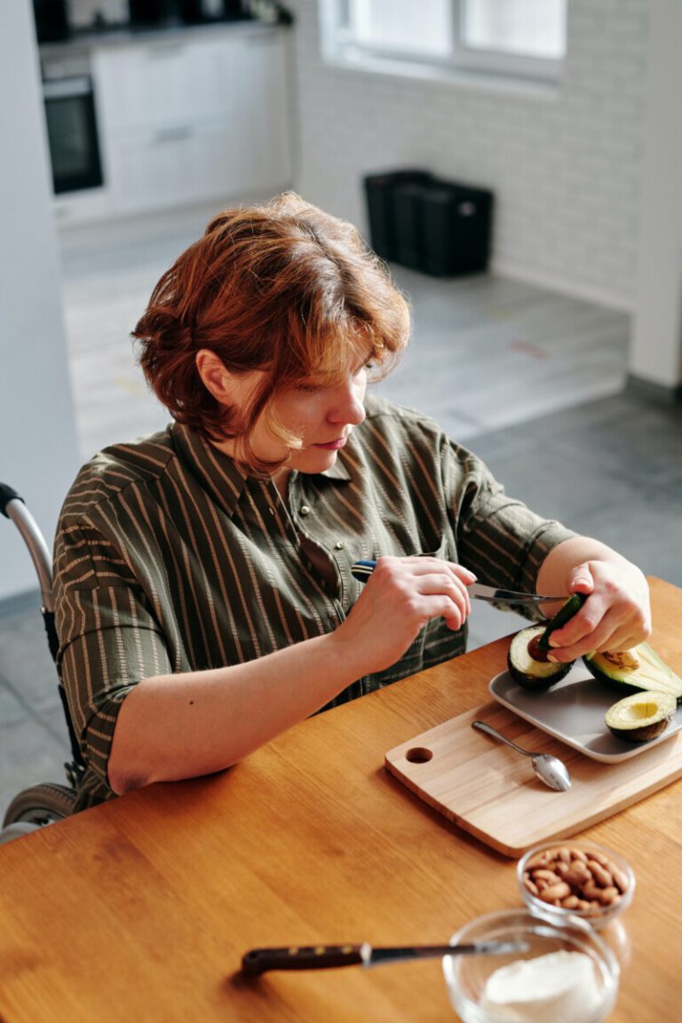 Dutch surgeons warn against dangers of “avocado injuries”