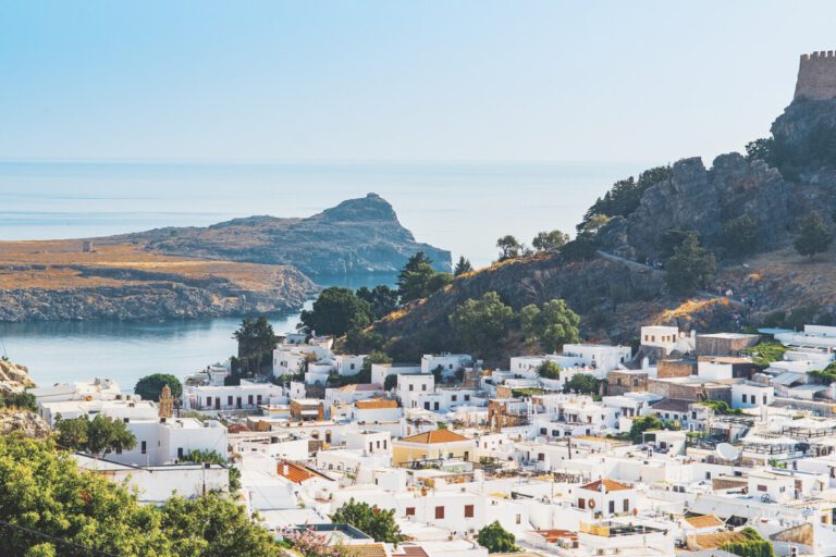 Almost 200 lucky Dutchies to complete “test vacation” in Greek resort