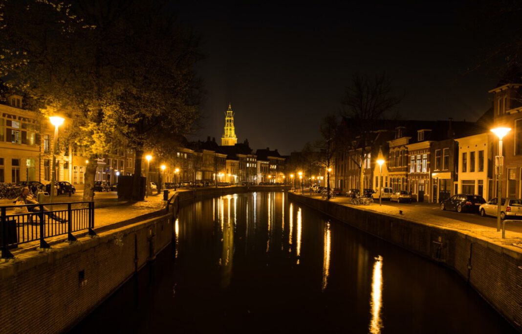 photo-of-an-empty-street-in-the-netherlands