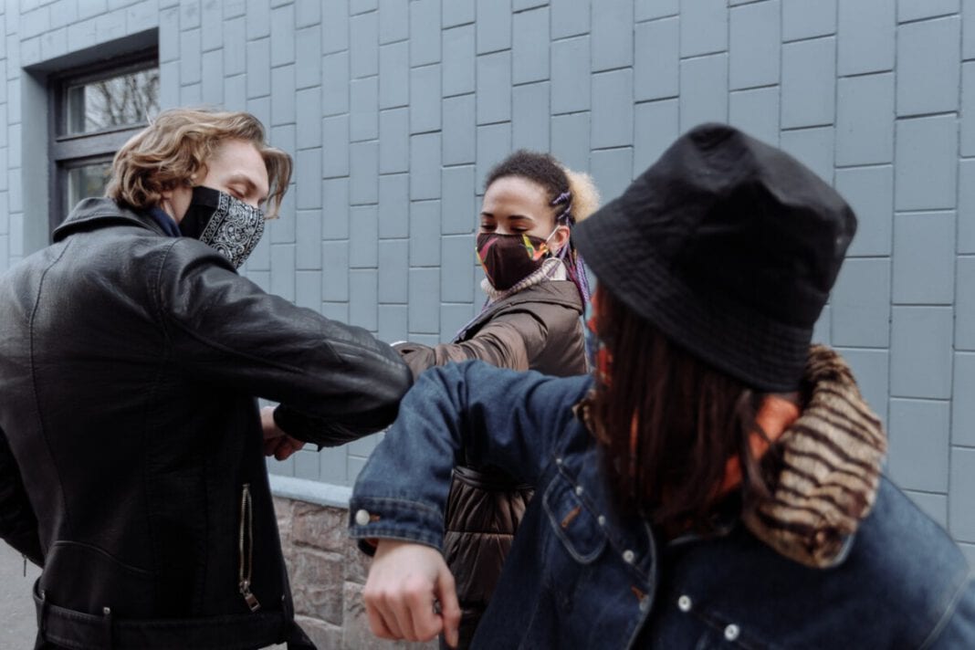 photo-of-students-with-masks-on-coronavirus