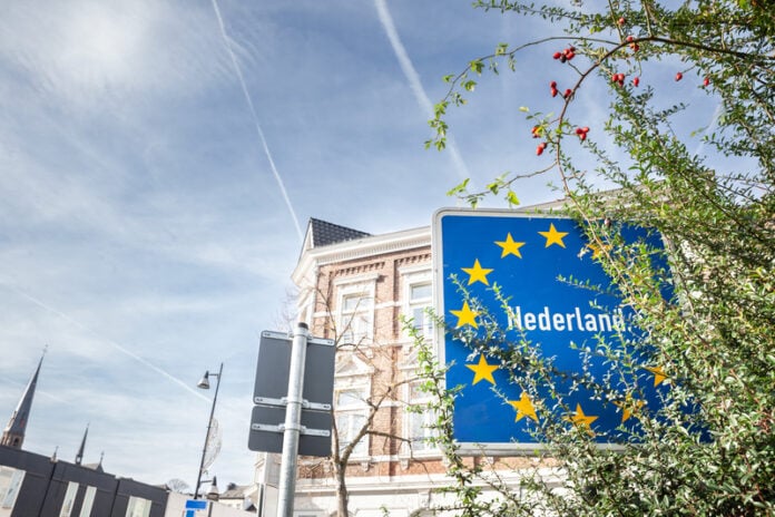 photo-of-dutch-border-sign