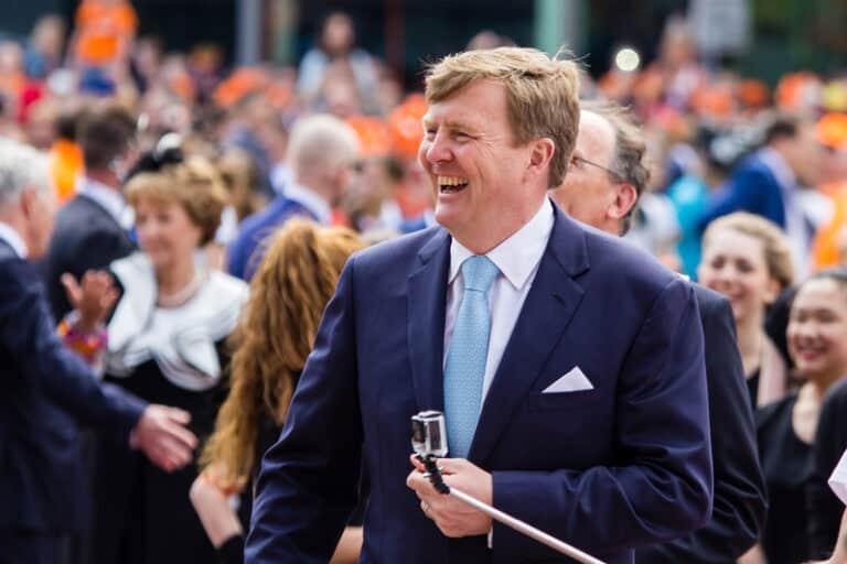 The king doesn’t have to pay income tax, new Dutch prime minister says