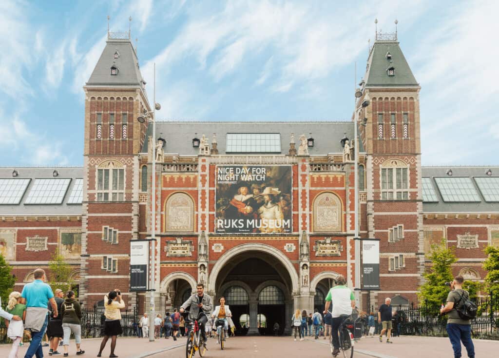 Photo-of-the-Rijksmuseum-in-Amsterdam-one-of-many-art-museums-in-Amsterdam