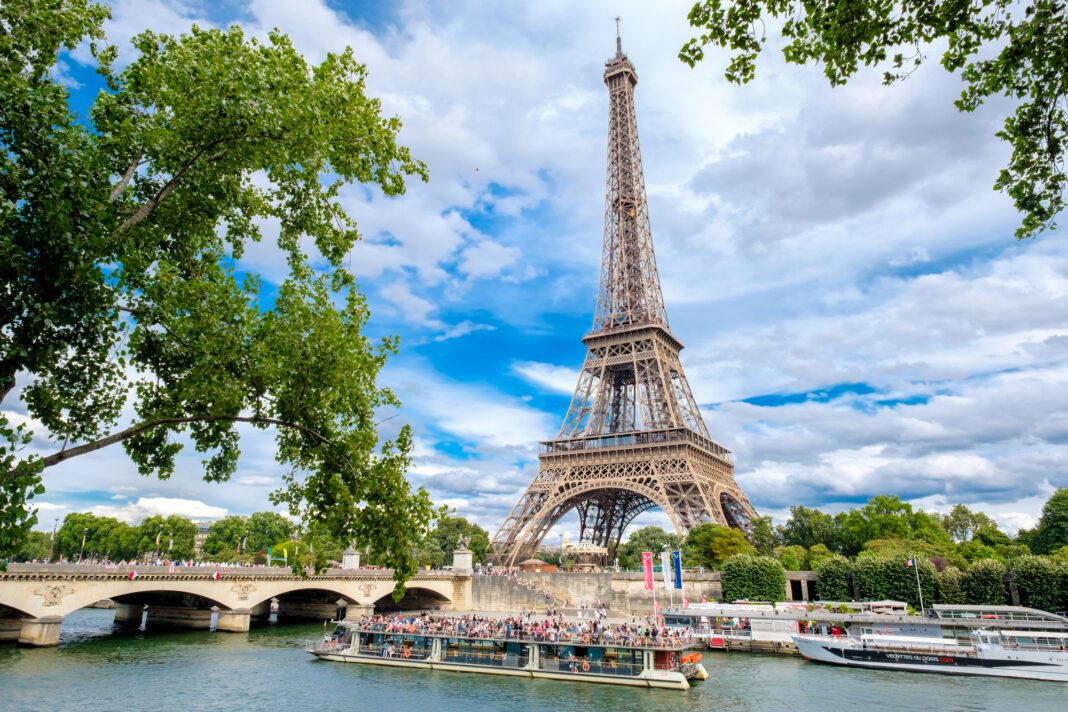 photograph-of-boats-ferrying-passengers-around-paris-france