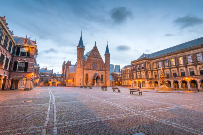 photograph-of-the-ridderzaal-in-the-hague-in-the-early-morning