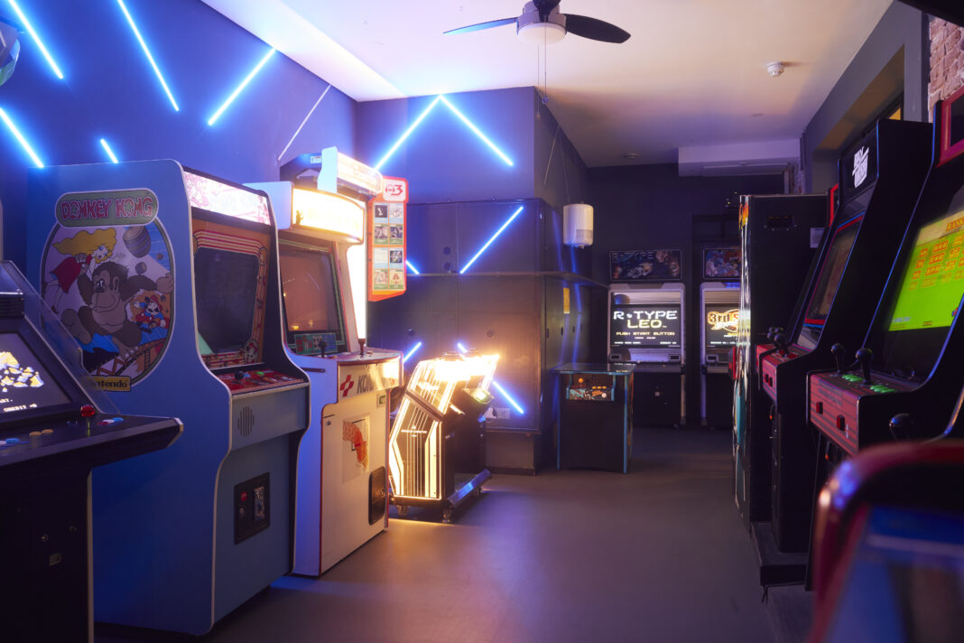 17 Arcades In The Netherlands Gaming In Amsterdam And Beyond DutchReview   Picture Of Arcade Room In The Arcade Hotel Amsterdam Netherlands 1068x712 