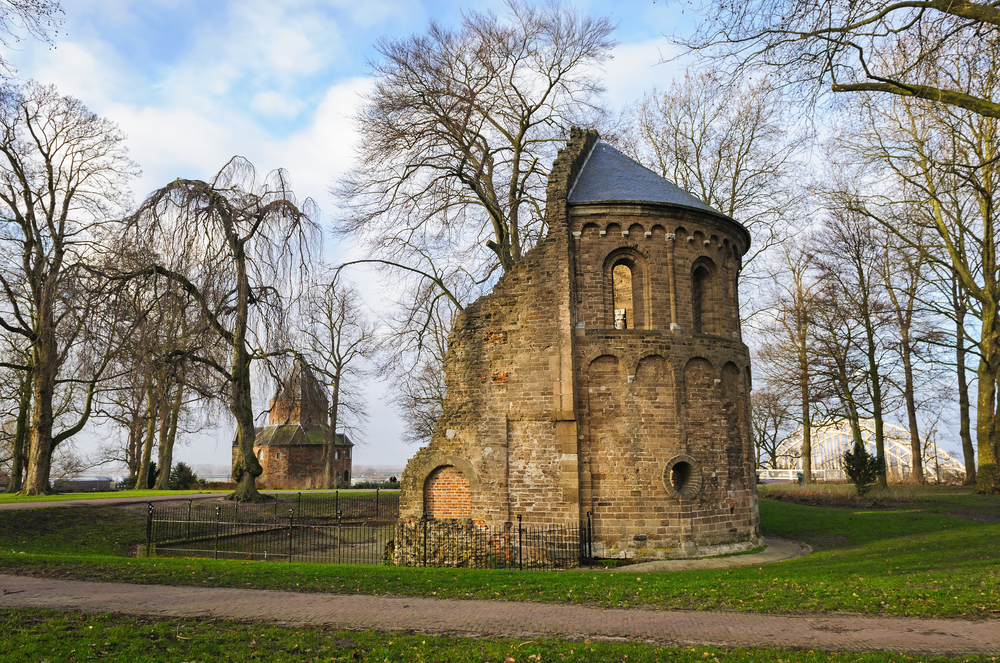 picture-of-barbarossa-ruins-at-valkhof-park-in-dutch-city-nijmegen