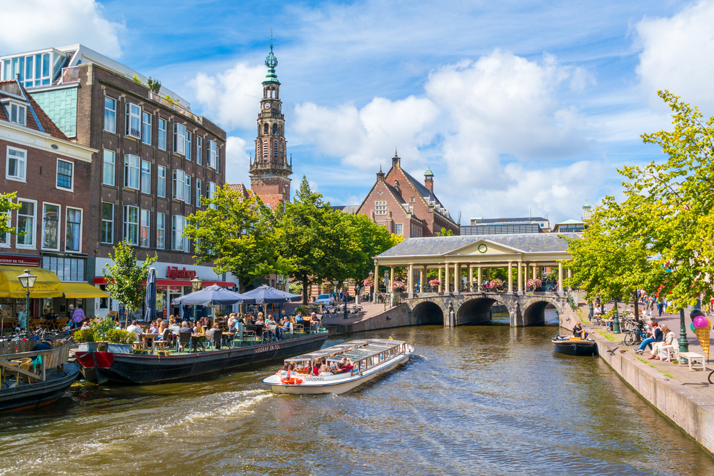 photo-of-boat-cafe-in-leiden