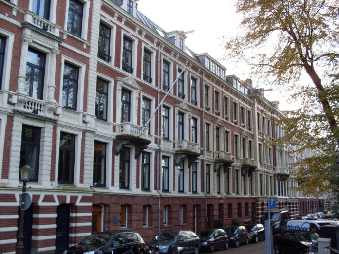 picture-of-vossiusstraat-dutch-houses-and-buildings-in-amsterdam-netherlands