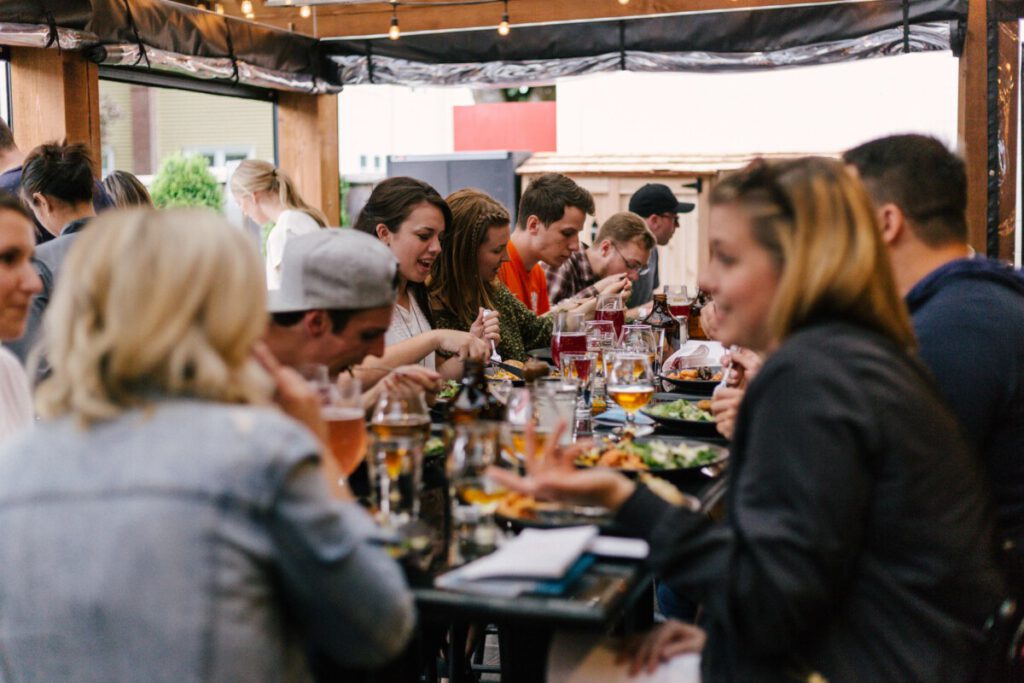 Photo-of-people-eating