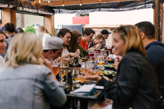 Photo-of-people-eating