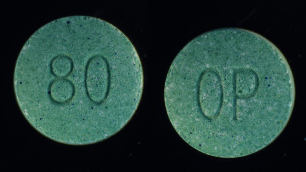 red-alert-dangerous-counterfeit-oxycodone-pills