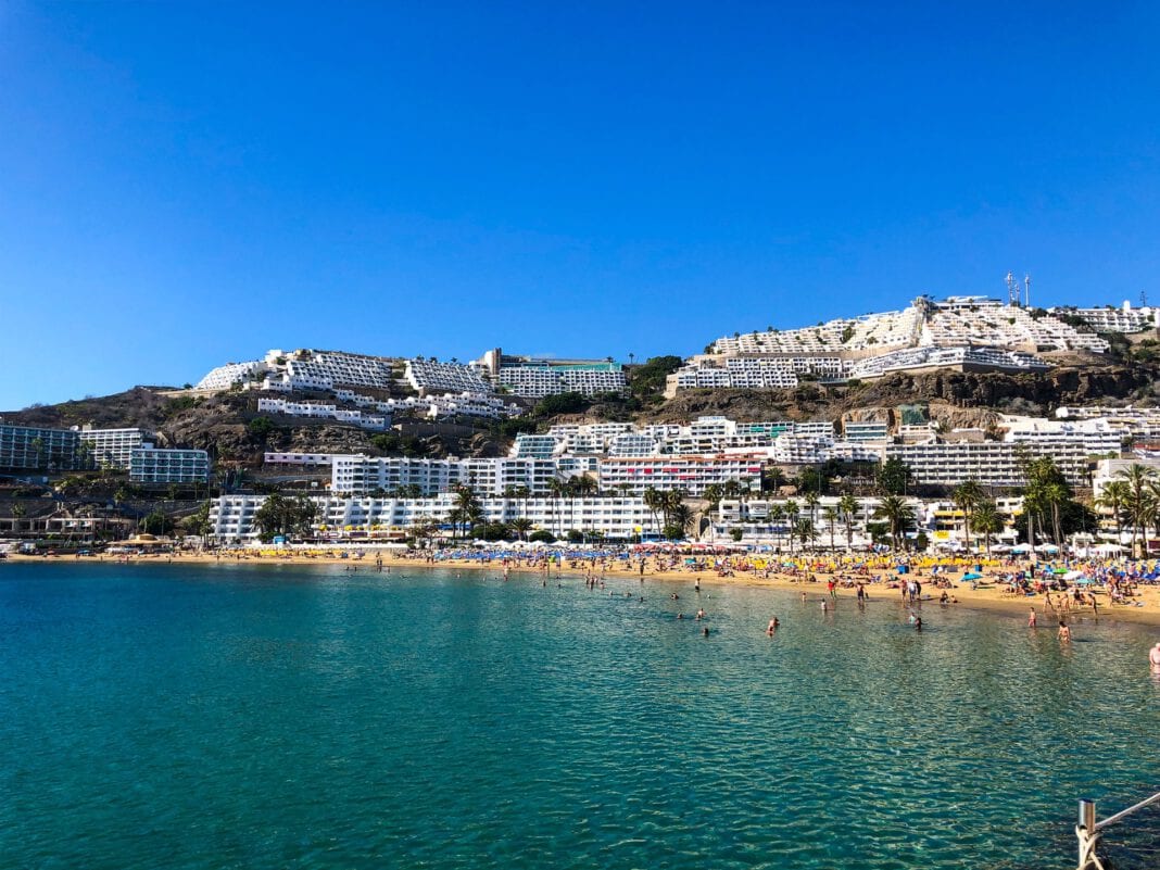 Gran-Canaria-ariel-view-on-a-Dutch-trial-holiday