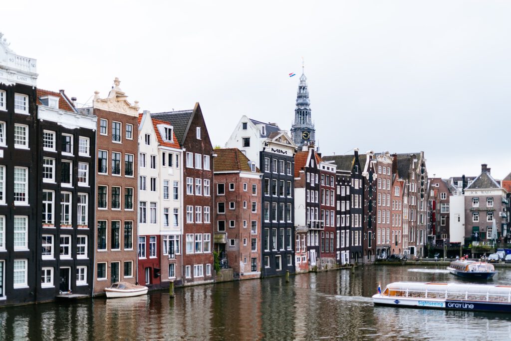 Amsterdam's-quirky-canal-houses-Damrak