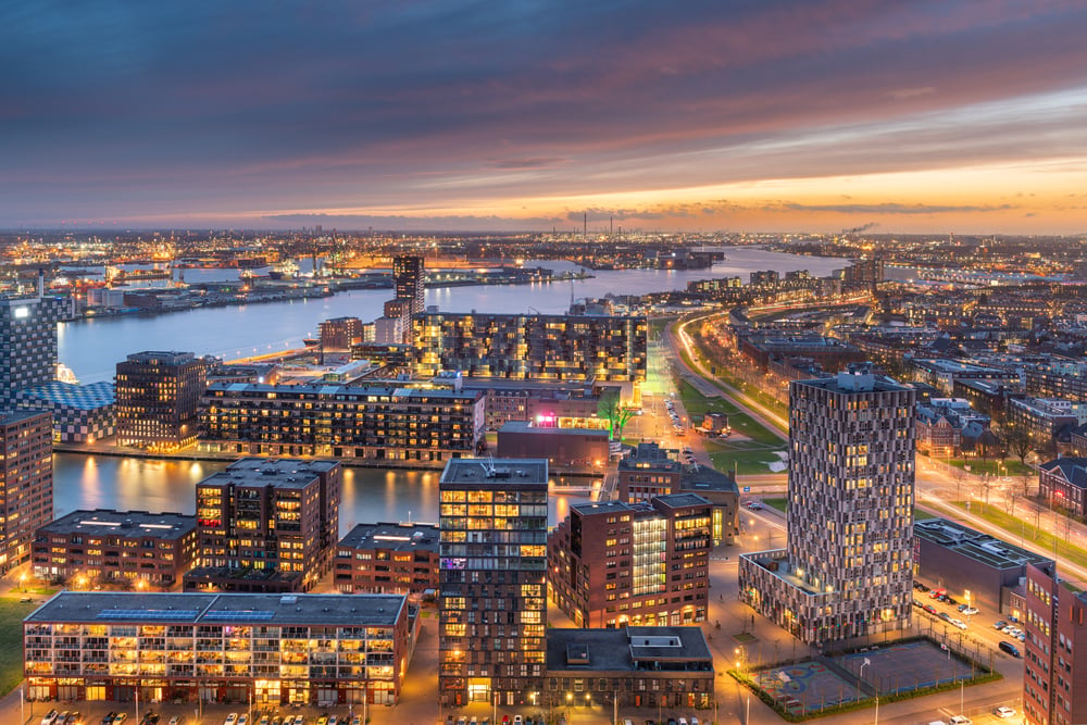 rotterdam-skyline-at-night