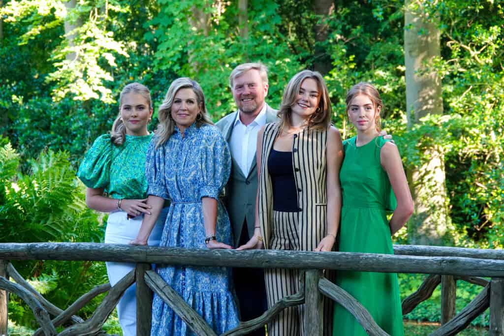 photo-of-the-dutch-royal-family-in-the-hague
