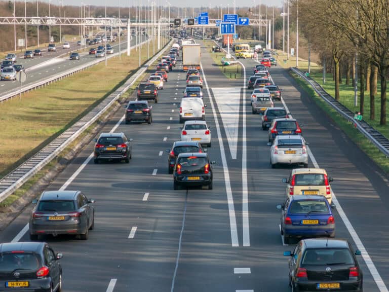 Expect delays: Dutch weather and pakjesavond crowds to cause rush hour traffic