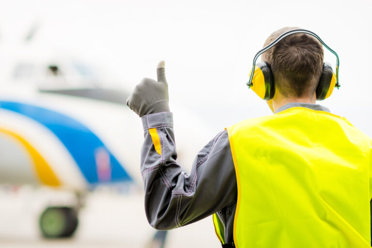 Icelandair has had enough: so they’ve sent their own staff to help at Schiphol