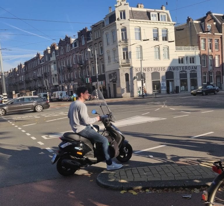 Sharp Decrease in Accidents Since Moped Ban on Amsterdam’s Bike Paths