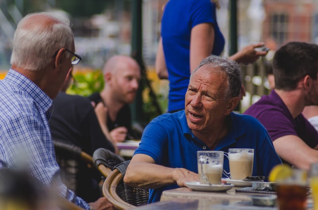Older-men-drinking-coffee-in-Amsterdam