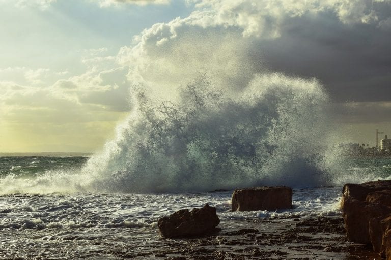 CODE RED: Storm over the Netherlands intensifies – Don’t go out there!