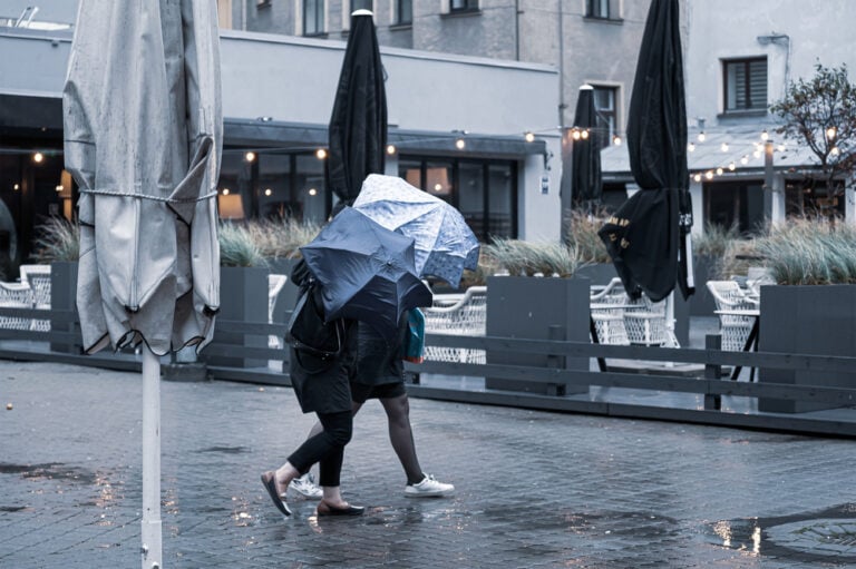 Major disruptions across the Netherlands as strong winds prompt code yellow