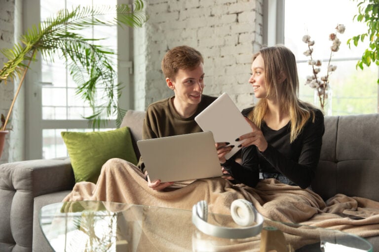 photo-of-young-couple-getting-dutch-mortgage