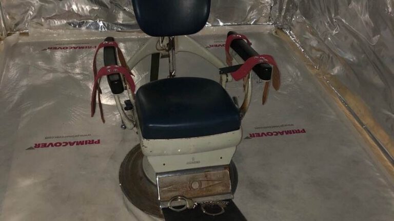 Dutch police discovered torture chamber: saws, handcuffs, torture devices inside