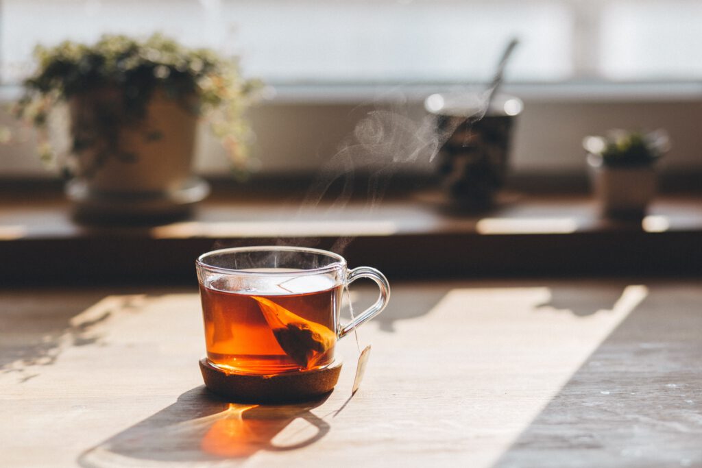 Tea-in-glass-mug-with-tea-bag