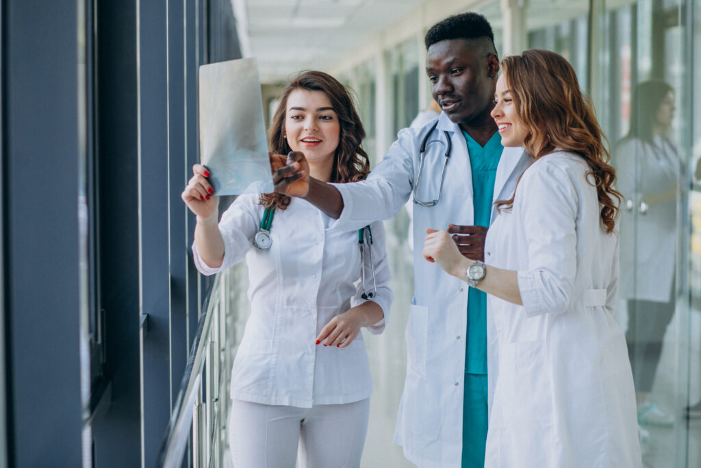 photo-of-young-doctors-researchers-at-leiden-hospipital