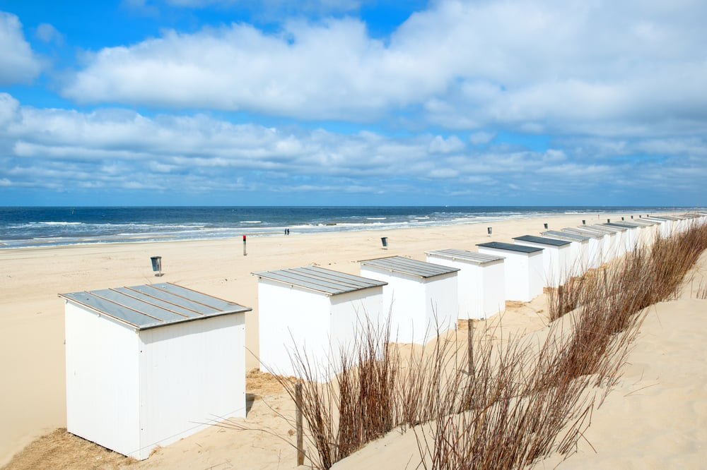 photo-blue-beach-huts-at-texel-beach
