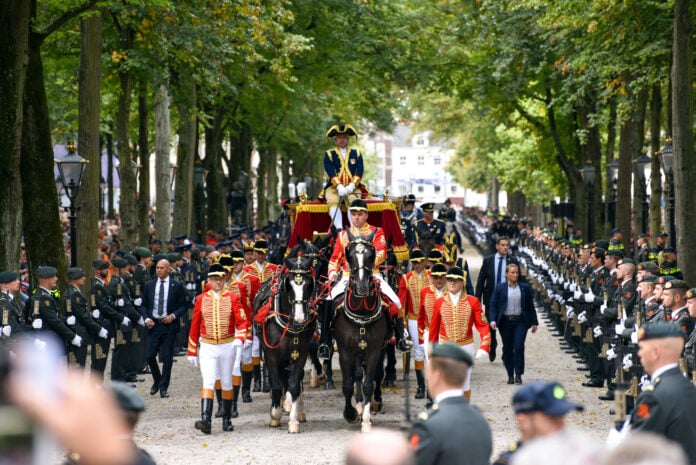 the-glazen-koets-glass-coach-carrying-the-dutch-royal-family-to-the-royal-theatre-on-prinsjesdag