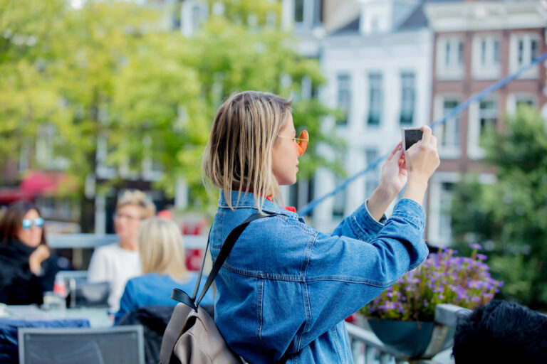 How can you travel in the Netherlands without breaking your budget?