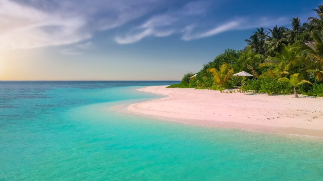 tropical beach schiphol ruins summer