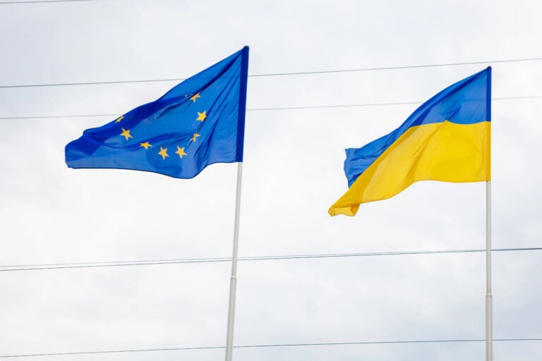 US suspends aid to Ukraine, putting pressure on Europe and the Netherlands in peace efforts