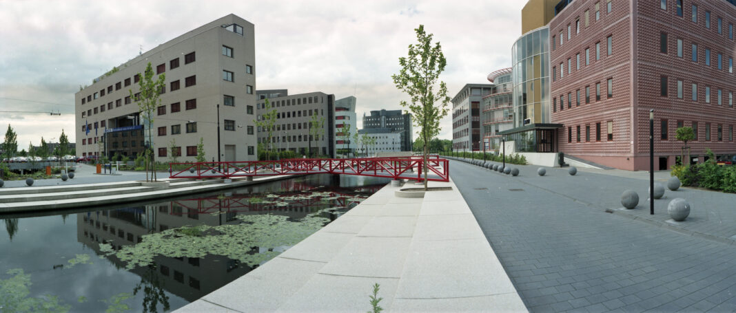 Photo-of-water-art-structure-utrecht