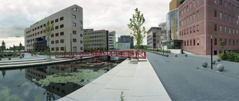 People keep mistaking Utrecht artwork for solid ground, end up submerged in water