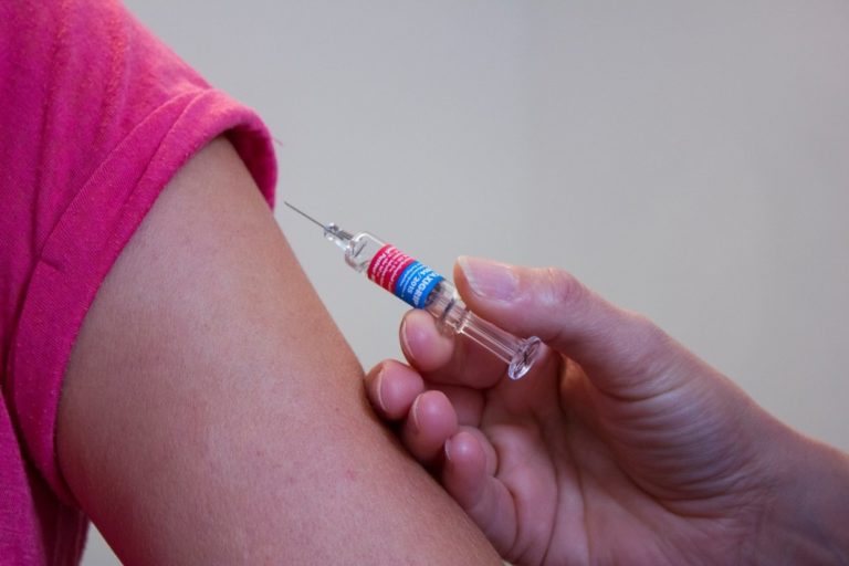 Two Dutch parents are battling over whether to vaccinate a two-year-old or not